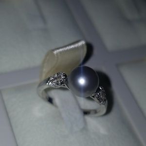 Solitaire sterling silver ring
